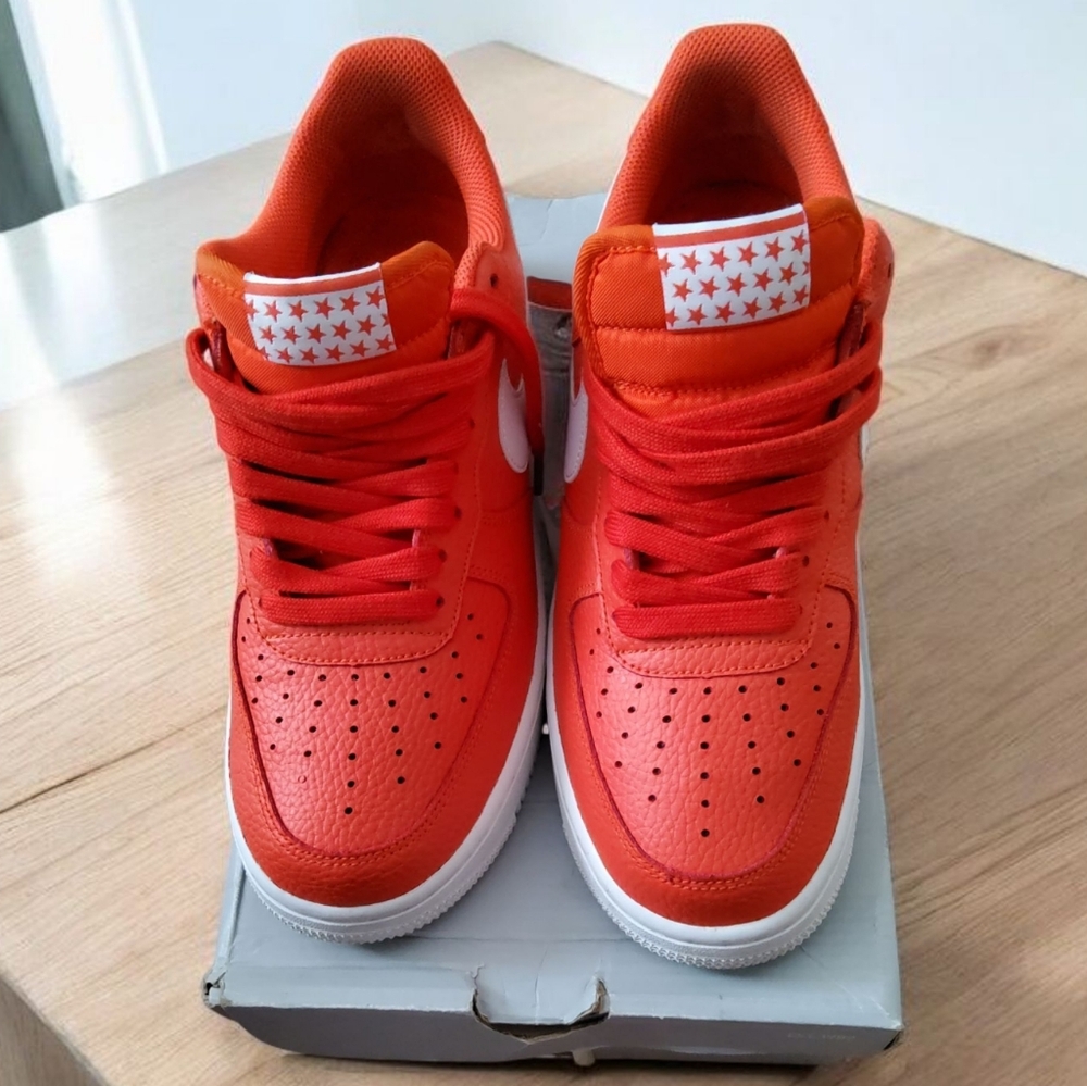 🔥Nike Mens Air force 1 `07 sneakers (orange & White)   Size 7.5🔥